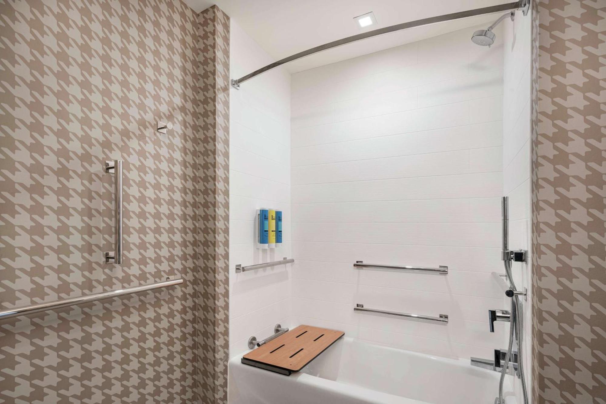 Home2 Suites By Hilton Denver Downtown Convention Center Bagian luar foto